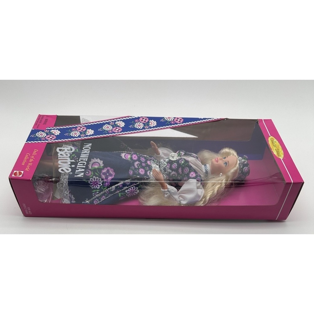 1995 MATTEL NORWEGIAN BARBIE DOLLS OF THE WORLD COLLECTOR EDITION 14450 NEW - Picture 4 of 6